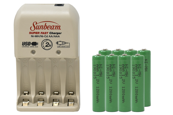 Sunbeam AA / AAA Battery Charger + 8 AAA NiMH Batteries (1200 mAh)