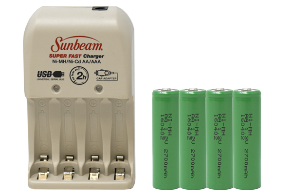Sunbeam AA / AAA Battery Charger + 4 AA NiMH Batteries (2700 mAh)