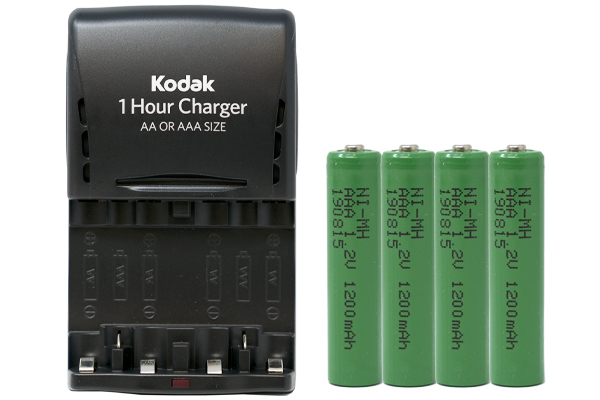 Kodak AA / AAA Smart Charger + 4 AAA NiMH Batteries (1200 mAh)