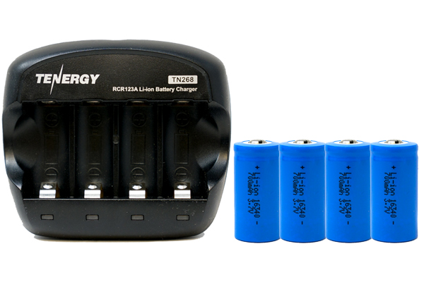 4 x RCR123 (16340) 3.7 Volt Lithium Ion Batteries (700 mAh) + 4 Slot Smart Charger