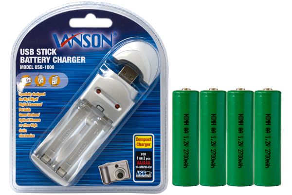 AA / AAA USB Battery Charger + 4 AA (2700 mAh) NiMH Batteries