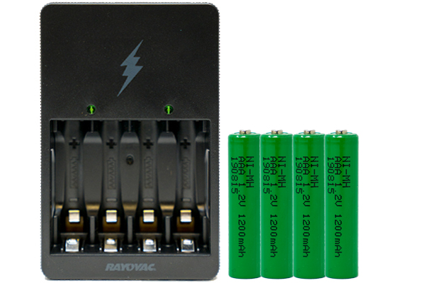 Rayovac AA / AAA Compact Charger + 4 AAA NiMH Batteries (1200 mAh)