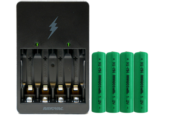 Rayovac AA / AAA Compact Charger + 4 AAA NiMH Batteries (800 mAh)